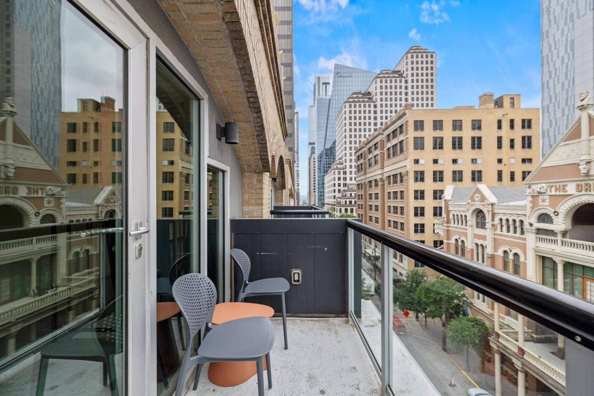 Littlefield Lofts, Hosted By Placemakr - 6Th St Austin Room photo